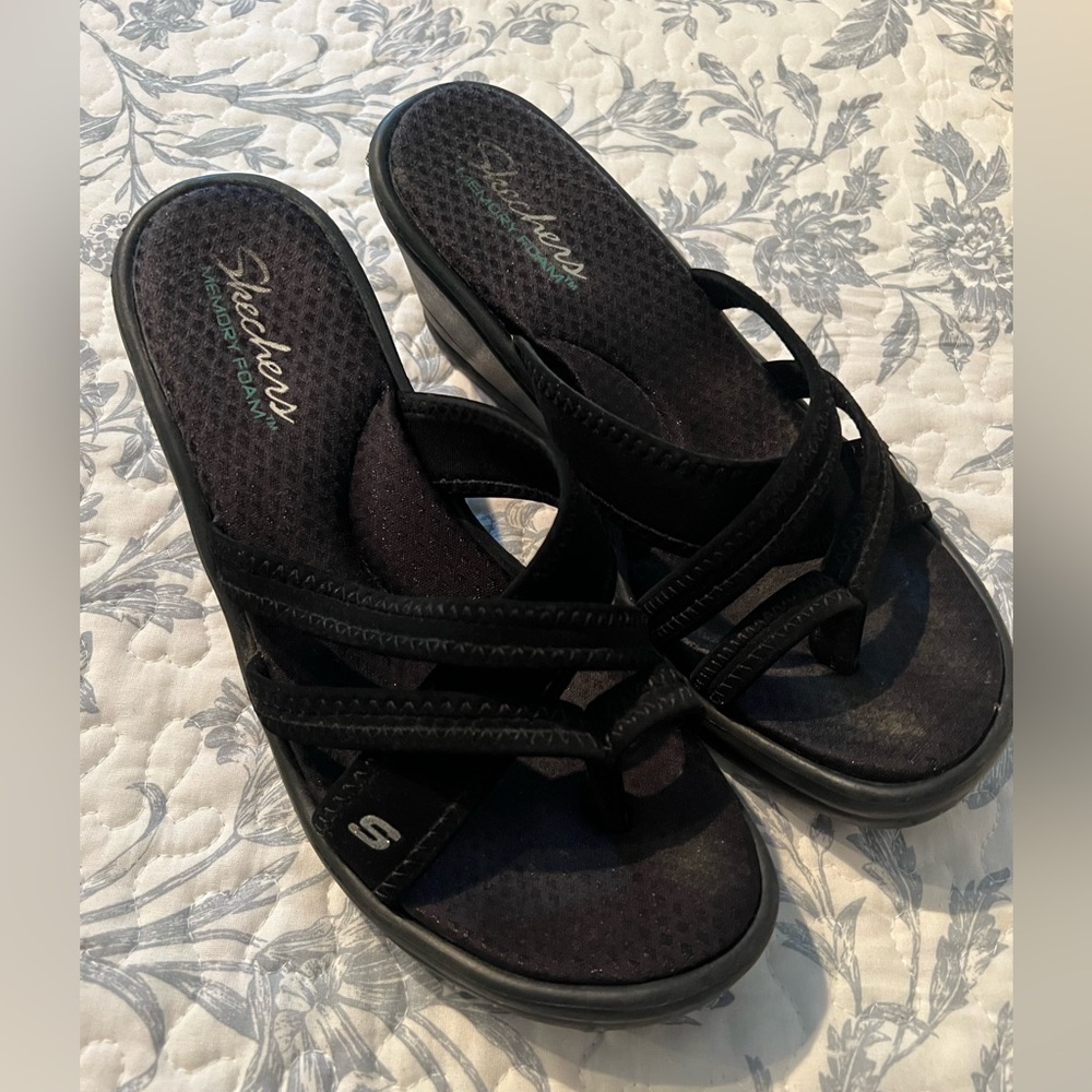 Black Skechers Wedge Sandals W8